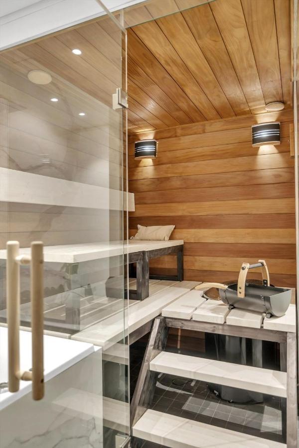 Kais Sauna, Jacuzzi, Cinema And Balcony House! Central Location トロムソ エクステリア 写真