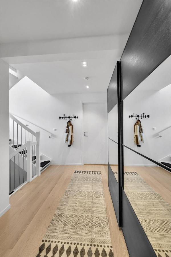 Kais Sauna, Jacuzzi, Cinema And Balcony House! Central Location トロムソ エクステリア 写真