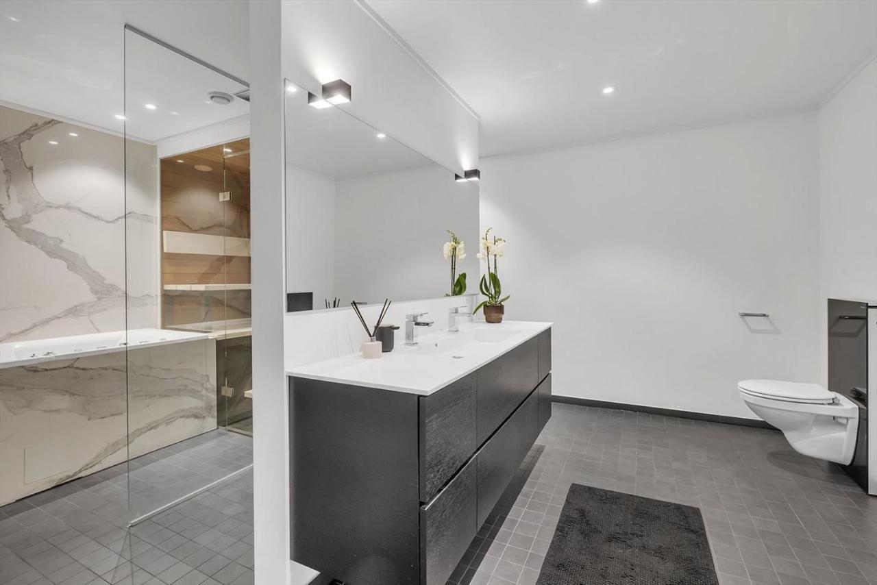 Kais Sauna, Jacuzzi, Cinema And Balcony House! Central Location トロムソ エクステリア 写真